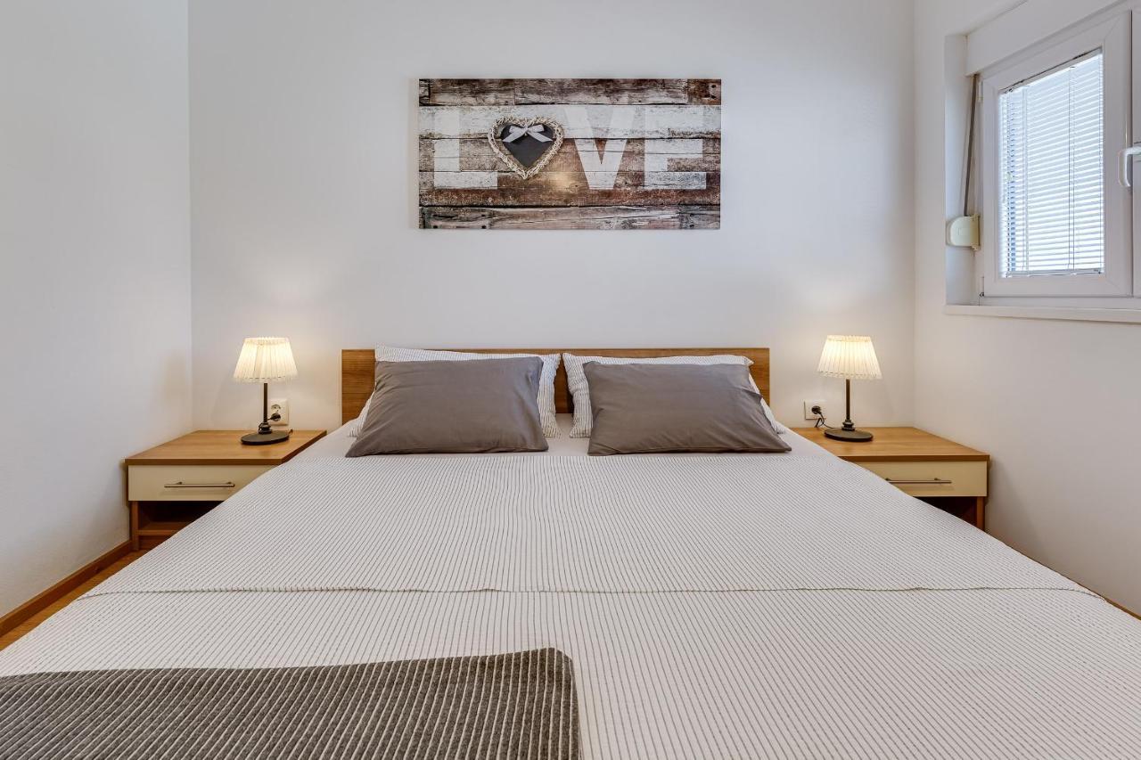 Apartments Juraj Петркане Екстериор снимка