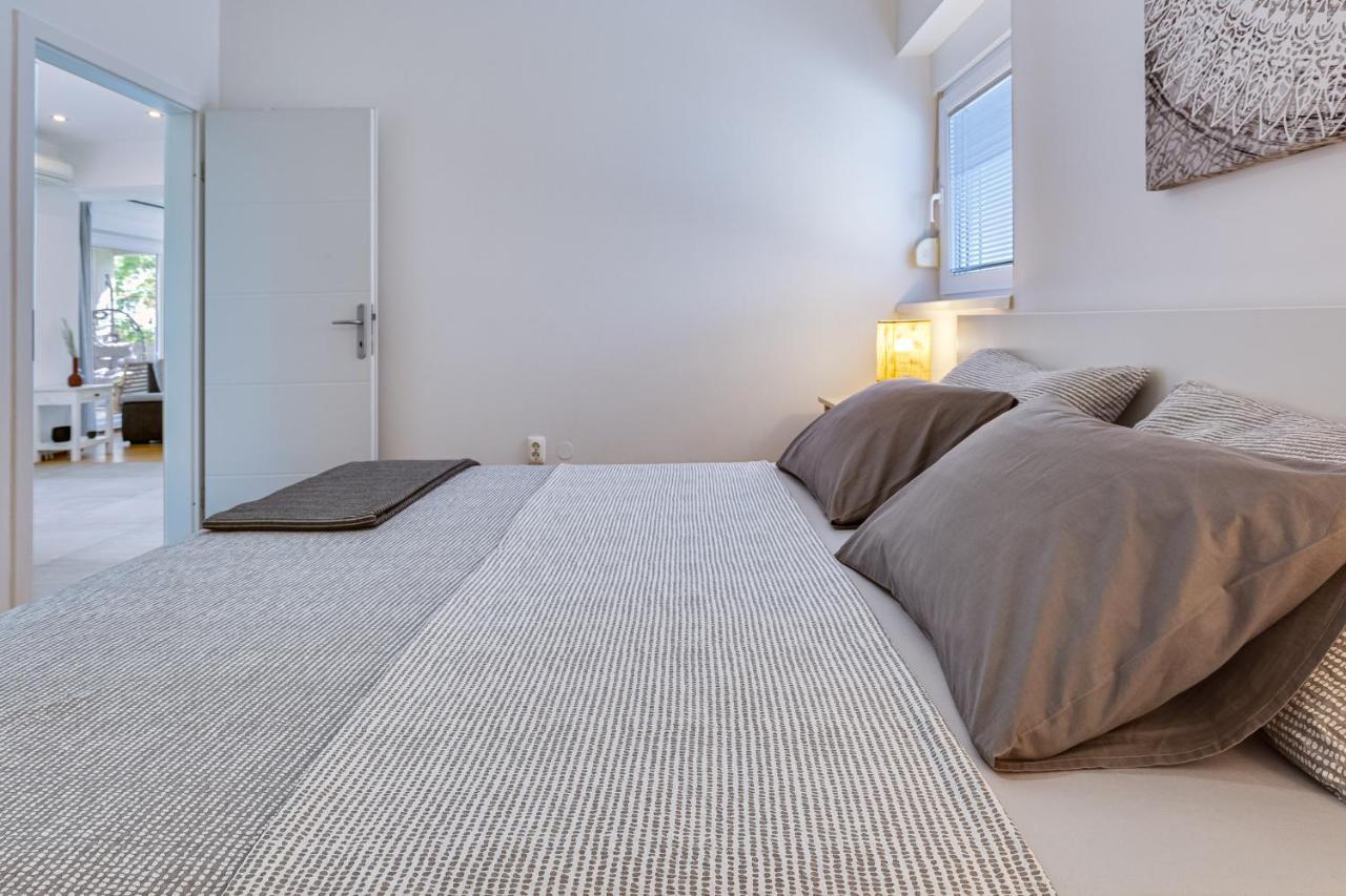 Apartments Juraj Петркане Екстериор снимка